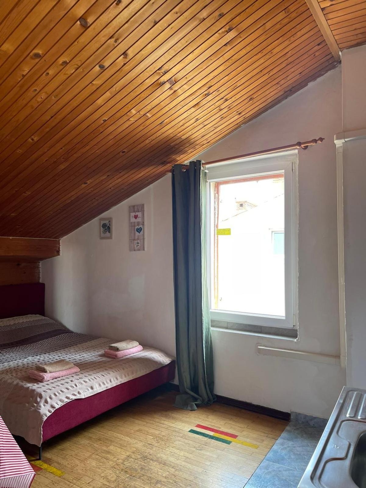 Dejan Apartment 2-Top Centar-Old Town Studio Pola Esterno foto