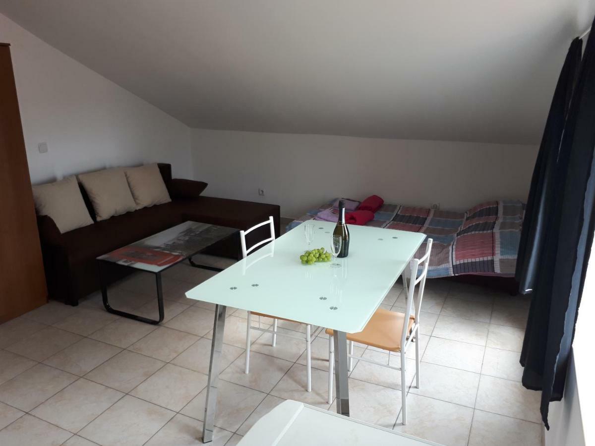 Dejan Apartment 2-Top Centar-Old Town Studio Pola Esterno foto