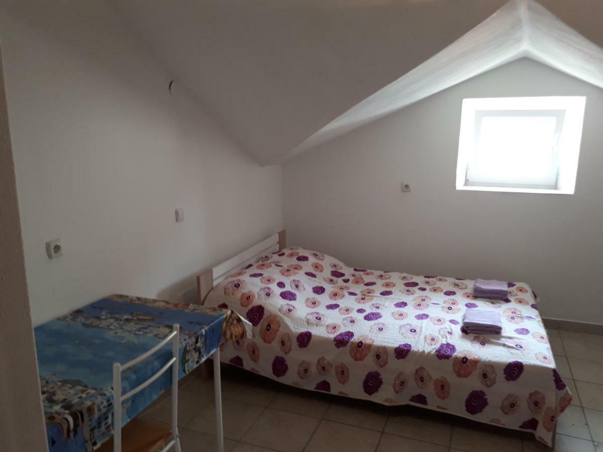 Dejan Apartment 2-Top Centar-Old Town Studio Pola Esterno foto